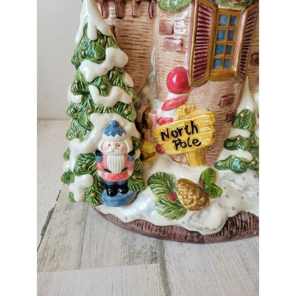 Fitz Floyd North Pole Castle reindeer slay centerpiece vase - Picture 2 of 11